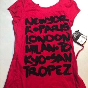 ellemenno Red Graphic NWT Short Sleeve Tee